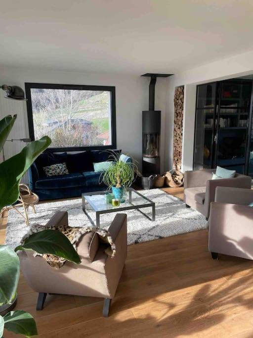 Maison De Vacances 220M2 Vue Lac Et Chateau Мантон-Сен-Бернар Экстерьер фото
