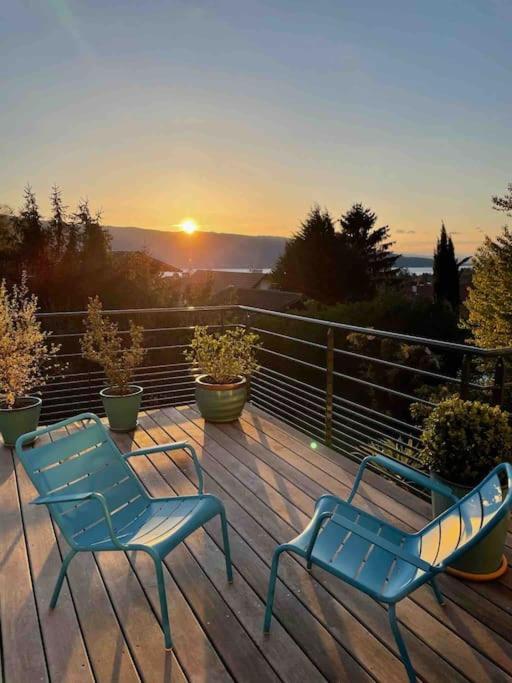 Maison De Vacances 220M2 Vue Lac Et Chateau Мантон-Сен-Бернар Экстерьер фото