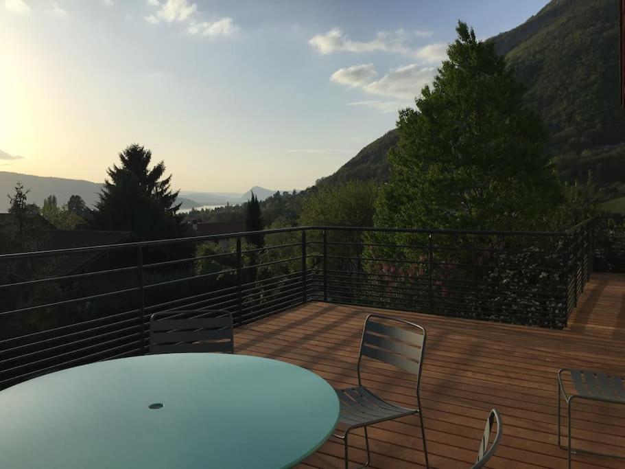 Maison De Vacances 220M2 Vue Lac Et Chateau Мантон-Сен-Бернар Экстерьер фото