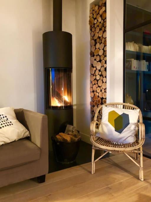 Maison De Vacances 220M2 Vue Lac Et Chateau Мантон-Сен-Бернар Экстерьер фото